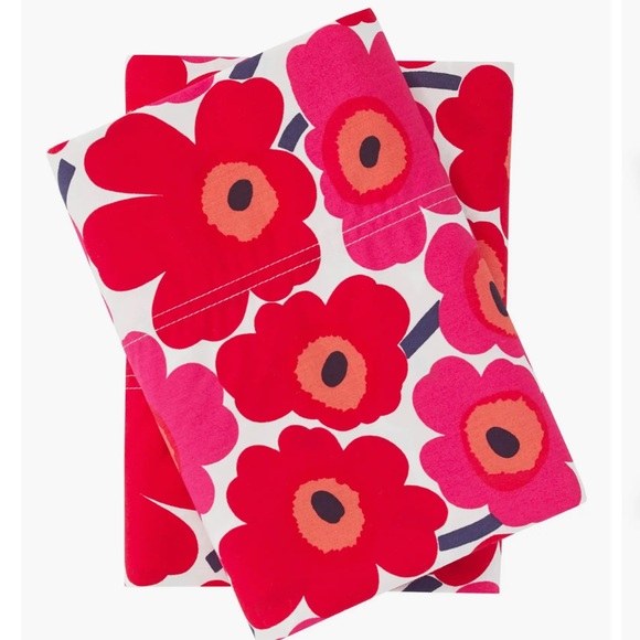 MARIMEKKO Mini Unikko 200 Thread Count Pillowcases - Picture 2 of 7